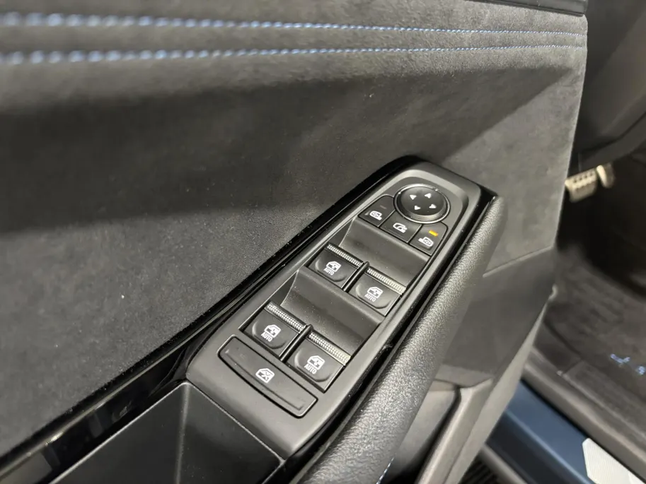 Renault Austral 200PK E-Tech Full Hybrid Esprit Alpine Automaat | DEMO - Beschikbaar per 30-09-2026 | Afneembare Trekhaak | Elektrisch Verstelbare Stoelen | Harman Kardon Audio | Adaptive Cruise Control | Climate Control | Apple CarPlay/Android Auto |