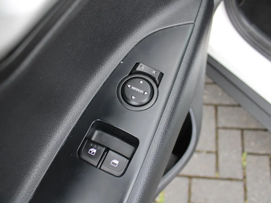 Kia Stonic 1.0 T-GDi DynamicLine | Airco | Navi | Cruise | 17' LM | PDC | Camera |