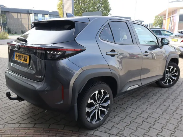 Toyota Yaris Cross 1.5 Hybrid Dynamic Trekhaak | Stoel en stuurverwarming | Parkeersensoren