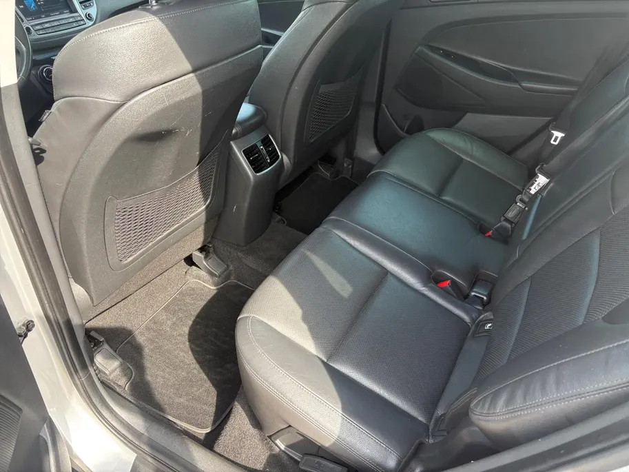 Hyundai Tucson 1.6 T-GDi Premium 4WD | Automaat! | Leder | Stoelverwarming en koeling | Navi