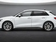 Audi A3 e-hybrid S edition 204 PK · Afneembare trekhaak · Optiekpakket zwart plus · Privacy glas