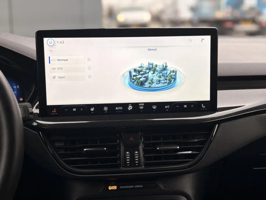 Ford Focus Wagon 1.0 EcoBoost ST Line 125 PK WINTER PACK I LEDEREN BEKLEDING I APPLE CARPLAY / ANDROID AUTO I ' 18 ' VELGEN I