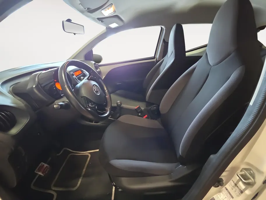 Toyota Aygo 1.0 VVT-i x | Unieke Kilometerstand | 12 maanden BOVAG Garantie |