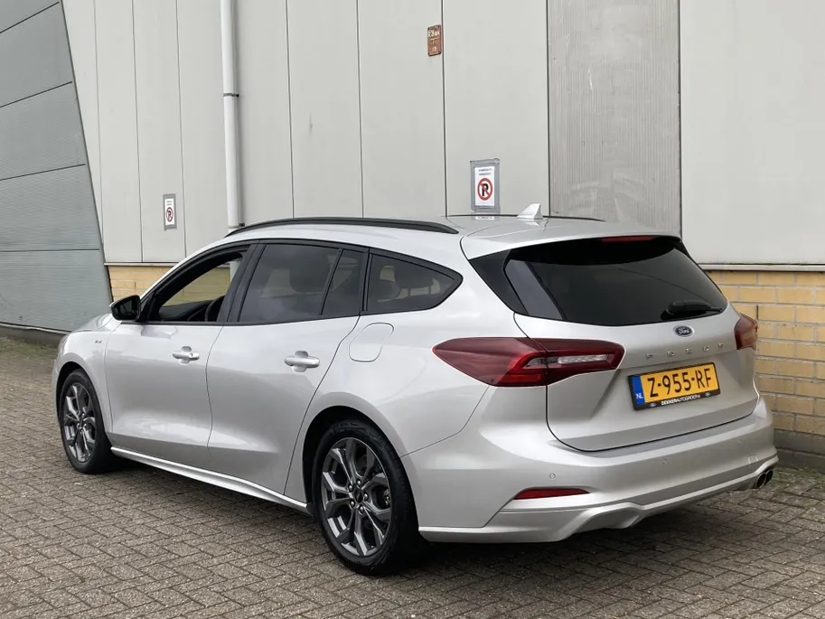 Ford Focus 1.0 EcoBoost Hybrid 125 pk ST Line Wagon Navigatie SYNC4 - Apple Carlay Android Auto - Winter Pack