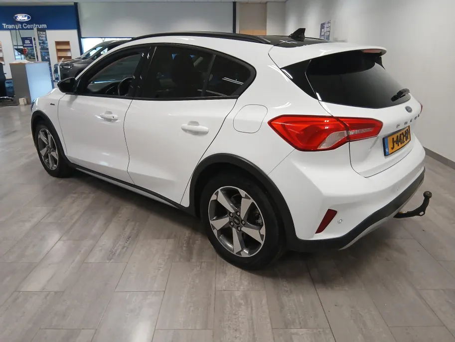 Ford Focus 1.0 EcoBoost 125PK Active Business | Winter Pack | Afn. Trekhaak | Zwart dak | Dakreling |