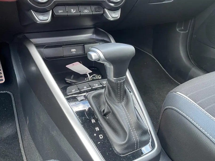 Kia Stonic 1.0 T-GDi MHEV GT-Line Automaat | Climate control | Cruise control | Parkeercamera | Stoel + Stuurverwarming