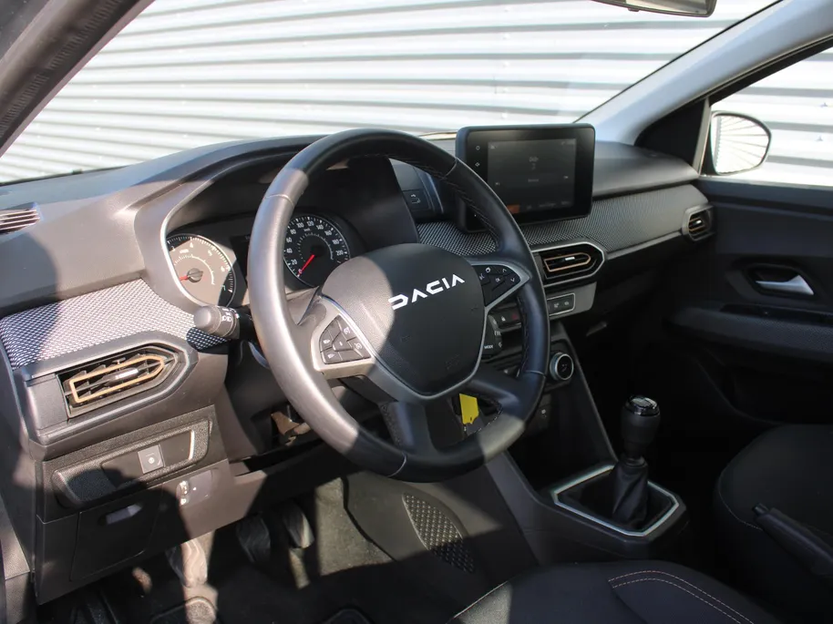Dacia Sandero Stepway 1.0 TCe 90 Journey | BTW Auto | Camera | Clima | Dodehoek detectie | Parkeersensor v+a | Navi | Apple Carplay | Android Auto | LED | 16' LM |