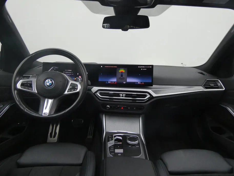 BMW 3 Serie 320e M-Sport Aut. |Schuifdak |Head-Up |Facelift - Widescreen!
