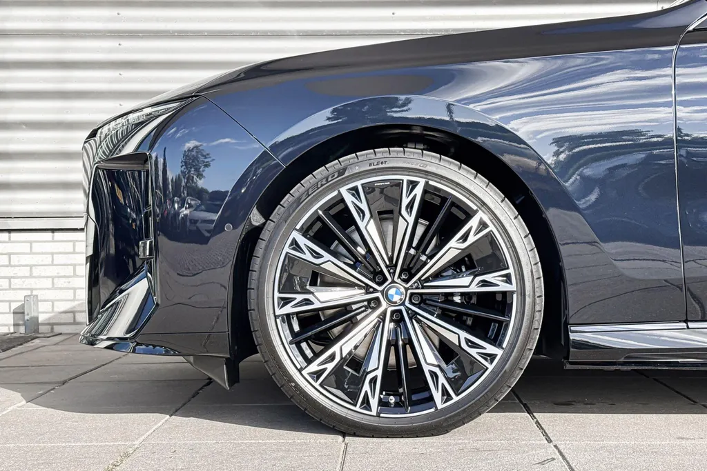BMW i7 M70 xDrive 118.1 kWh