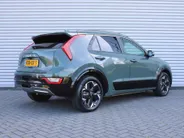 Kia Niro EV Air 64.8 kWh | Stuur-/stoelverwarming | Camera | Cruise adapt. | 17' LM | Elekt. stoelverstelling | Dodehoek detectie | LED | Clima |