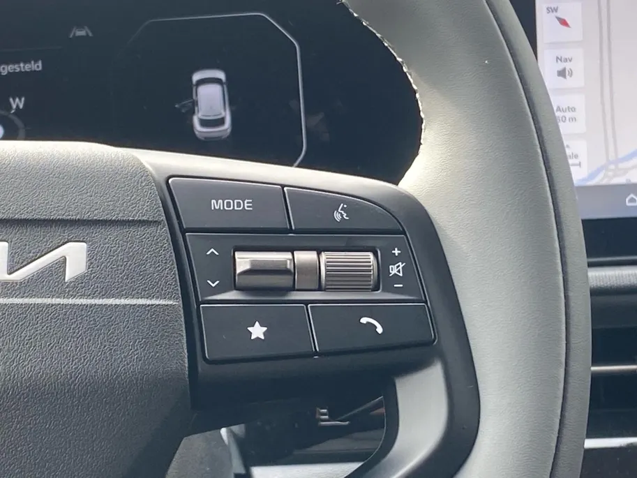 Kia EV6 Light Edition 63 kWh | VOORRAAD VOORDEEL NU €42.950,- | Direct leverbaar | Stoel+Stuur verwarming | Climate control | Navigatie | Parkeer camera achter | Parkeer sensoren voor en achter