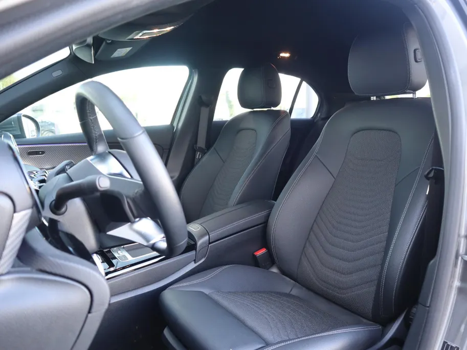 Mercedes-Benz A-Klasse 180 Star Edition Luxury Line l Keyless l Achteruitrij camera l Stoelverwarming