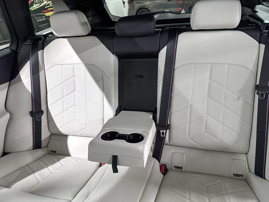 BMW i5 Touring eDrive40