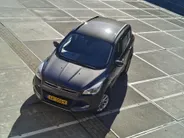 Ford Kuga 1.5 Titanium - 2.000 kg trekgewicht - TREKHAAK - VOORRUITVERWARMING - PARKEERSENSOREN V+A