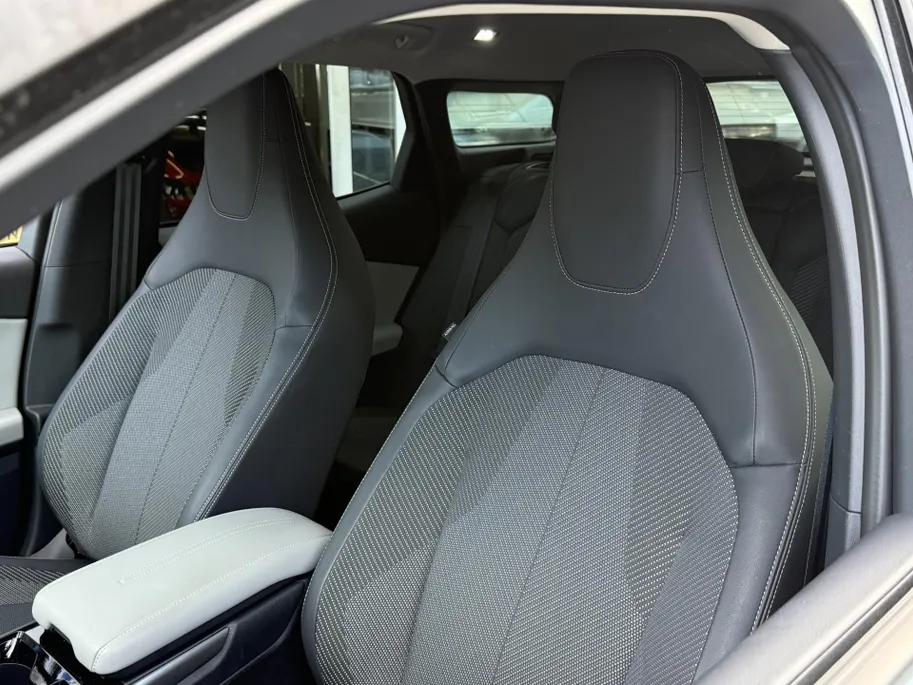 Ford Explorer Limited Edition Extended Range RWD 79 kWh trekhaak