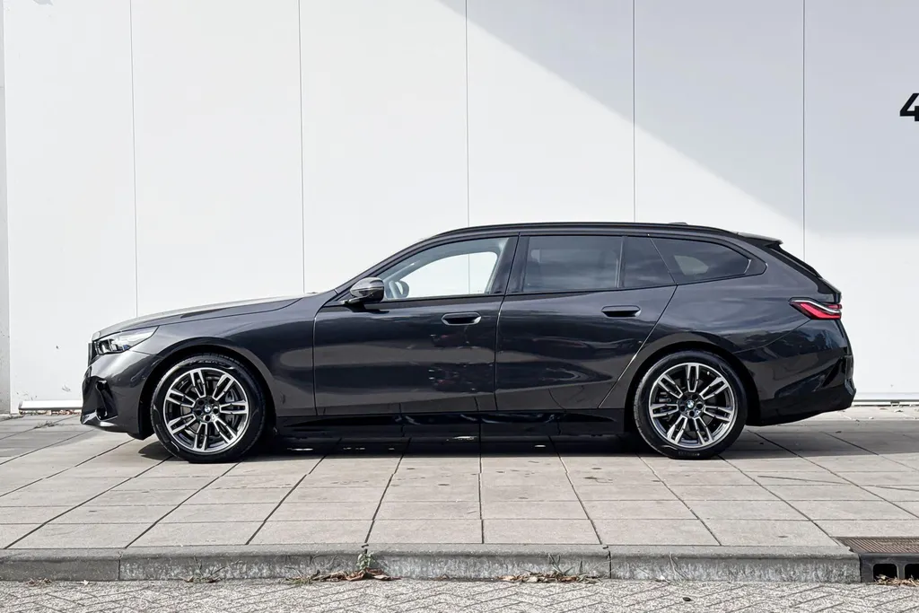 BMW i5 Touring xDrive40 M-Sport