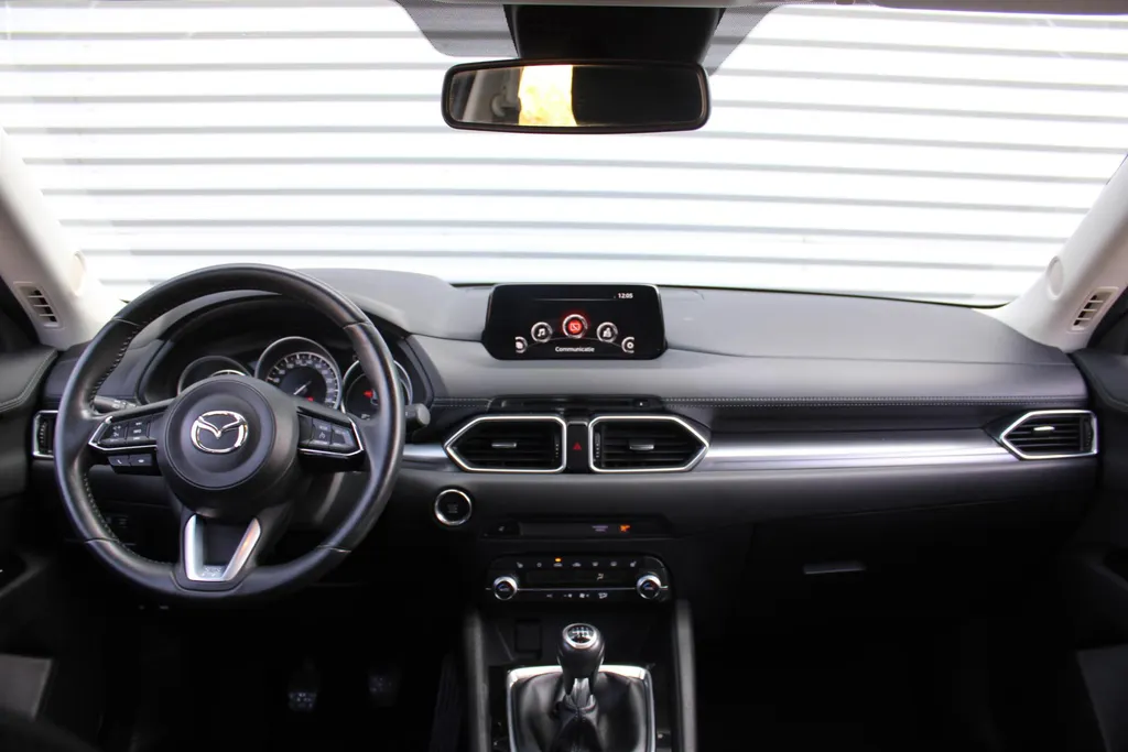 Mazda CX-5 2.0 SkyActiv-G 165 Comfort | Trekhaak | Stoel-/stuurverwarming | Dodehoek detectie | Carplay | Clima | 19' LM | Parkeersensor v+a | LED |