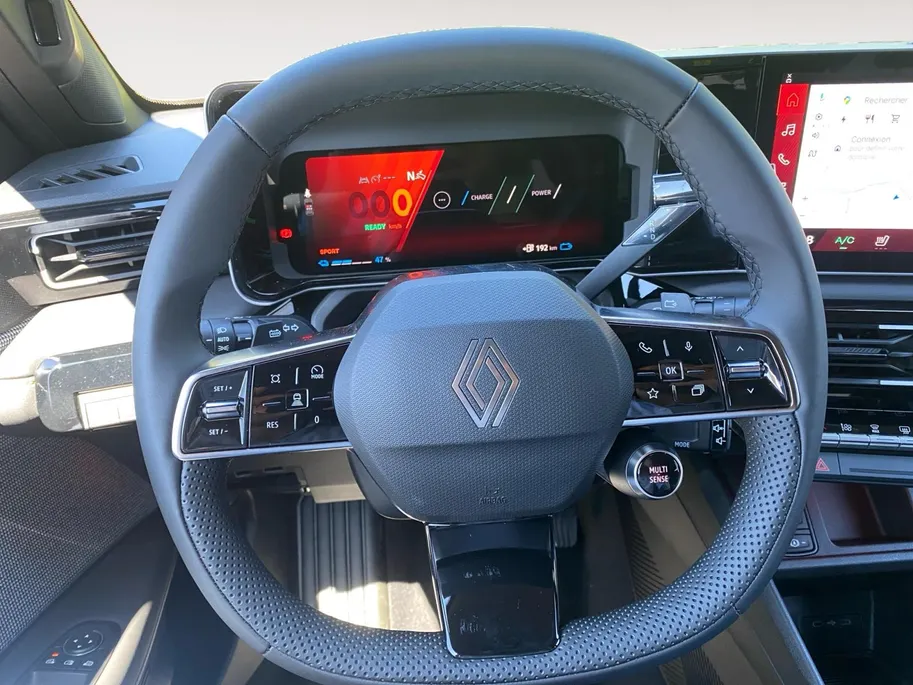 Renault 4 comfort range iconic canvas dak 52 kWh elektrisch vouwdak , nu met 1800,- voorraad korting .  Apple Carplay/Android Auto , Pack Advanced Driving Assist , Harman/kardon premium audio , lichtmetalen velgen 18' , voorstoelen verwarmd , warmtepomp , navigatie