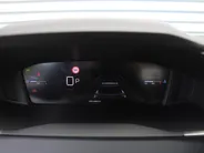 Peugeot 2008 1.2 PureTech 130 Allure | Automaat | Camera | Clima | Cruise | Navi | 17' LM | LED | Apple Carplay/Android Auto |