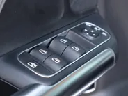 Mercedes-Benz B-Klasse 180 AMG Line l Keyless l Achteruitrij camera l Stoelverwarming l Memory