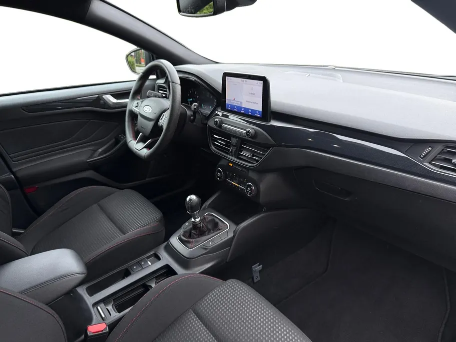 Ford Focus Wagon 1.0 EcoBoost ST Line Business | Trekhaak | Winterpack | B&O Audio | 18' inch velgen | Parkeersensoren | Keyless Entry |