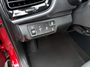 Kia Stonic 1.0 T-GDi MHEV DynamicLine | Achteruitrijcamera | Parkeersensoren achter | Apple/Android Carplay | Climate control | Cruise control | LMV