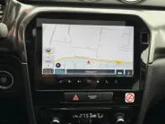 Suzuki Vitara 1.5 Hybrid Style 116PK AUTOMAAT | Parkeer sensoren| Metallic lak| 4 seizoen banden| Camera| Schuif en kanteldak| Navigatie| Stoel verwarming| Adaptieve cruise control