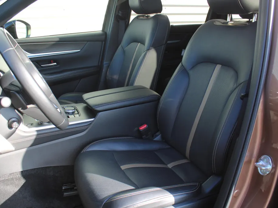 Mazda CX-80 2.5 e-SkyActiv PHEV Homura Plus | Trekhaak | Stuur-/stoelverwarming + ventilatie | 360 Camera | Schuifdak | Elek. stoelverst. | 20' LM | Leer | 7-zits |