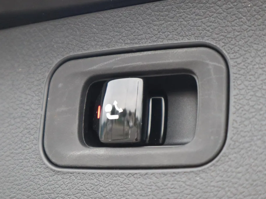 Mercedes-Benz E-Klasse Estate 300 e Exclusive Line l Trekhaak l Panoramadak l stoelverwarming l Leder