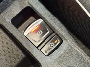 Renault Captur 90PK TCe Intens | Navi | Camera | Climate Control | Parkeersensoren | Apple CarPlay/Android Auto | Licht & Regen Sensor | Full LED | Lichtmetalen Velgen | Armsteun |