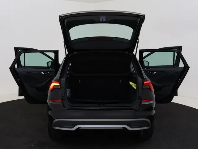Škoda Kamiq 1.0 TSI Ambition Apple CarPlay | Android Auto