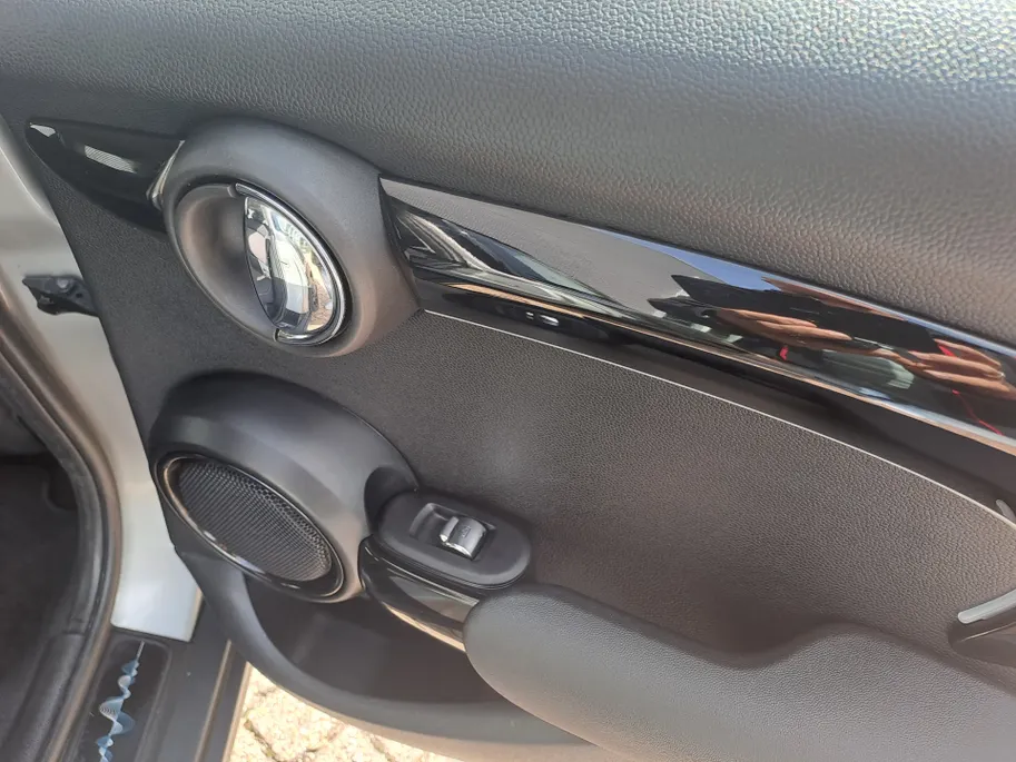 MINI 5-Deurs 1.5 Cooper Camden Edition | Navi | Sensoren | Cruise | DAB | Apple Carplay/Android Auto