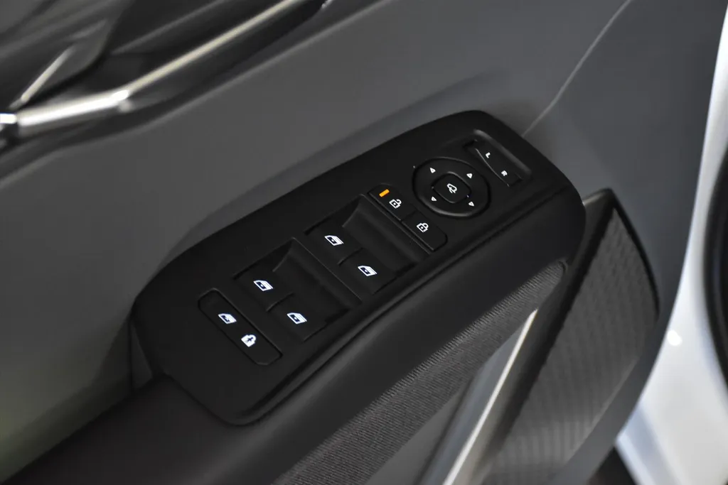 Kia EV9 99,8kWh 204pk RWD Plus NIEUW