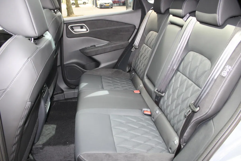 Nissan QASHQAI 1.3 MHEV Xtronic Tekna Plus | 1800KG TREKGEWICHT | €5.000,- VOORRAAD KORTING! | FULL OPTION |