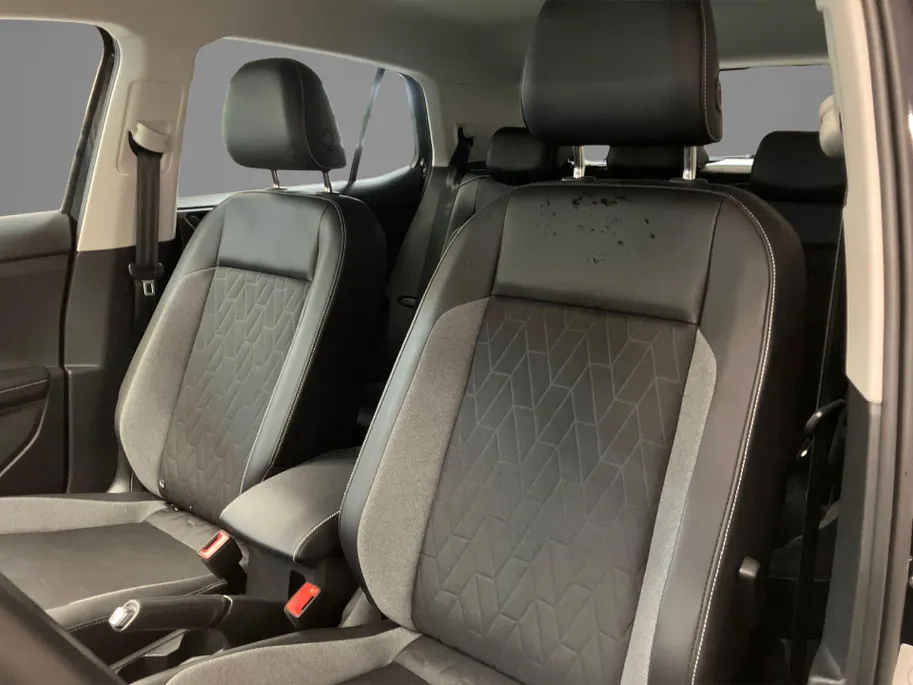 Volkswagen T-Cross 1.0TSI/95PK Goal · Navigatie ·  Stoelverwarming · LED · Apple/Android Car Play · Garantie t/m 25-04-2027