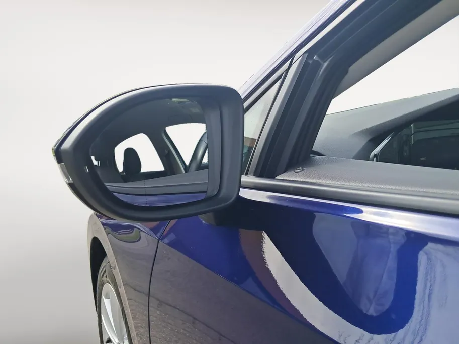 Volkswagen Golf 1.0 eTSI Life Business | DSG | Elek. Stoelverstelling | Stoelverwarming