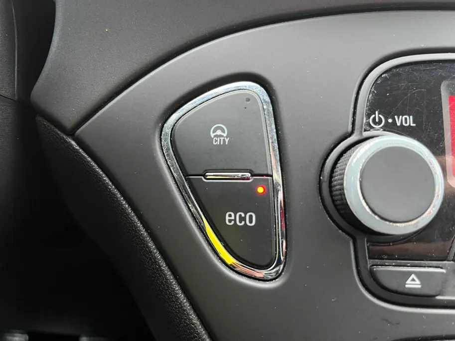 Opel Corsa 1.0 Turbo Edition | Mistlampen | Airco | lichtmetalen velgen 16' | Cruise Controle | buitenspiegels elektrisch verstelbaar | Hill Hold Functie | 12 maanden Bovag garantie |