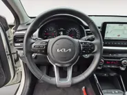 Kia Stonic 1.0 T-GDi MHEV DynamicPlusLine | Cruise Control | Climate Control | Navigatie | LM Velgen | Camera | Privacy Glass |