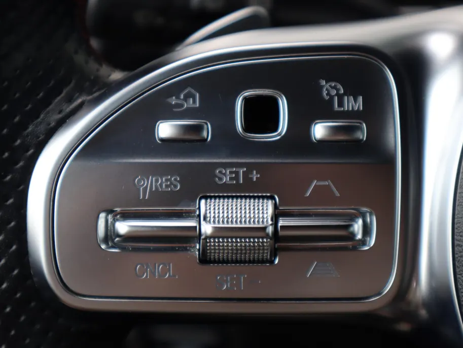 Mercedes-Benz EQA 250 AMG Line 67 kWh l Stoelverwarming l Ambiente lichtpakket l Achteruitrij camera
