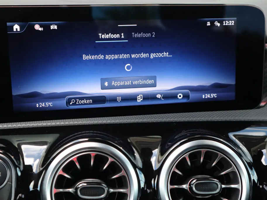 Mercedes-Benz A-Klasse 180 Star Edition Luxury Line l Trekhaak l Achteruitrij camera l Stoelverwarming l Ambiente lichtpakket