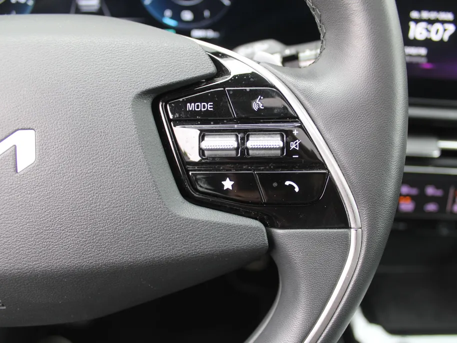 Kia Niro 1.6 GDi Hybrid ExecutiveLine | Automaat | Harman Kardon | Leder | Elek. Stoelverstelling met geheugen | Heads-up Display | Trekhaak | All season |