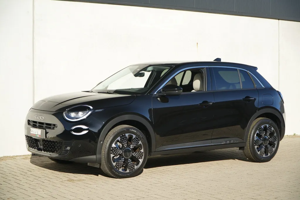 Fiat 600e La Prima 54 kWh | Leder | Navi | Camera | Carplay | 18'