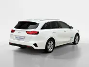 Kia Ceed Sportswagon 1.0 T-GDi DynamicPlusLine | Stoel- en stuurverwarming | Elektrisch bedienbare achterklep | Parkeersensoren voor- en achter | Achteruitrijcamera | Apple/Android Carplay | Navi | Cruise Control