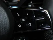 Nissan Micra 52 kWh EVOLVE A/T *Google assist*Parkeersensoren voor en achter*Climate regeling*stoel en stuurverwarming*E-padel stop*Adaptive cruise controle*LM-wielen*4x drive modus*Key card*417km WLTP*