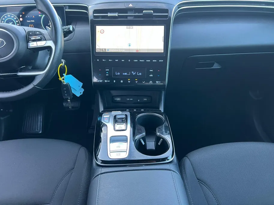 Hyundai Tucson 1.6 T-GDI PHEV Comfort 4WD 265PK | Navigatie | Apple Carplay & Android Auto | Achteruitrijcamera | Cruise control | Lichtmetalen velgen |