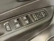 Renault Captur 90PK TCe Intens | Trekhaak | Navi | Climate Control | Bluetooth | Camera | Parkeersensoren | Cruise Control | Armsteun | Licht & Regen Sensor | Blind Spot |