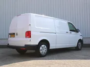 Volkswagen Transporter 2.0 TDI L2H1 28 Comfortline | 3-zits | Airco | Cruise | PDC | Apple Carplay | Android Auto | Volledig betimmerd |