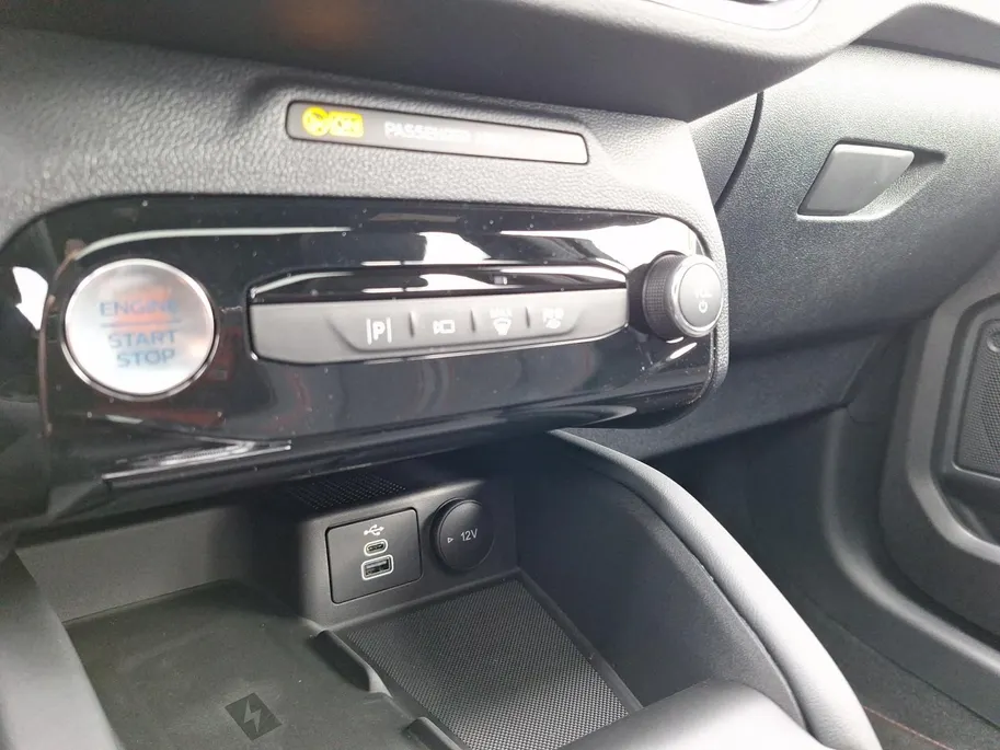 Ford Kuga 2.5 PHEV ST-Line X | Winterpack | 19' Lichtmetaal | Panoramadak | El. Trekhaak | 360Camera | Adaptive cruisecontrol | El. Achterklep | Matrix ledkoplampen |