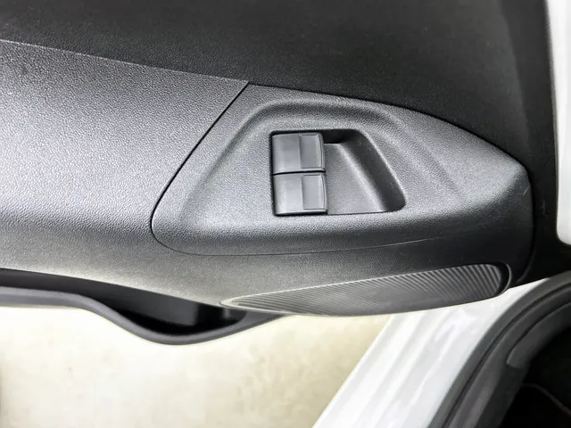 Peugeot 108 1.0 e-VTi Active | LM VELGEN | DEALER ONDERHOUDEN | ELEKTR. SPIEGELS + RAMEN | AIRCO | BLUETOOTH