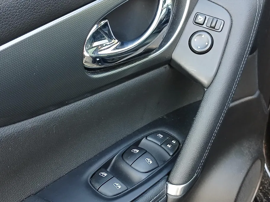 Nissan QASHQAI 1.3 DIG-T 140pk Tekna / NIEUW BINNEN! / Panoramisch glazen dak / 360 Camera / 19' / Climate en Cruisecontrol! /